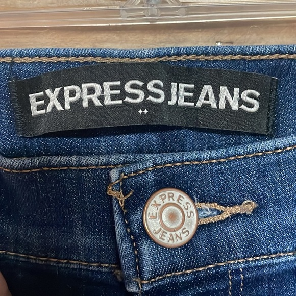 Express size 8R Medium Wash Mid-rise Jegging Super Stretch Distressed Jeans - Picture 2 of 12